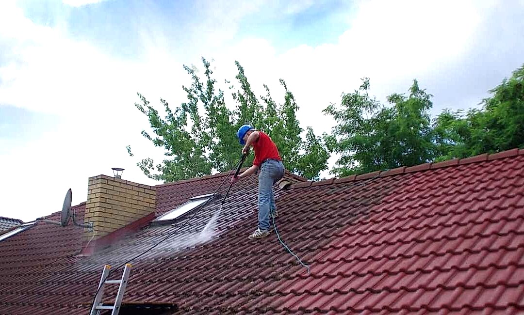 Why Roof Cleaning is a good idea in Farnborough – 5 Reasons